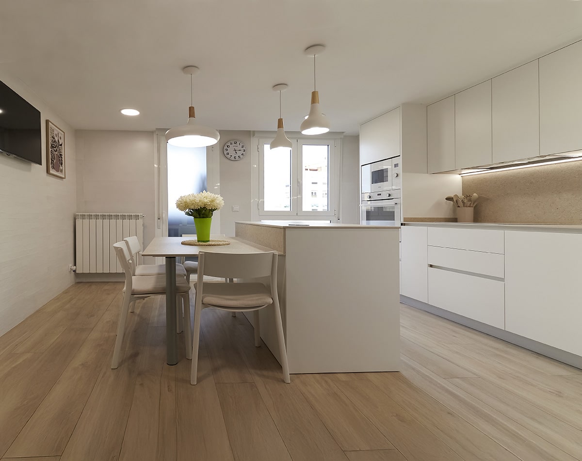 Reforma integral de cocina a medida en el barrio de Las Fuentes en Zaragoza - Marvi